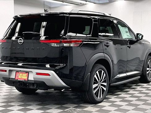 New 2025 Nissan Pathfinder Platinum image 16