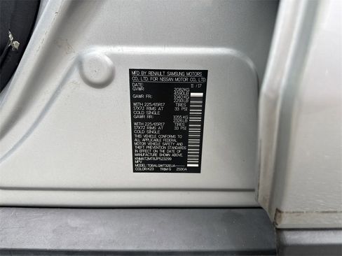 Used 2018 Nissan Rogue SV image 33