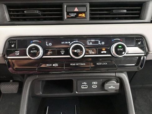Used 2024 Honda Pilot EX-L image 25