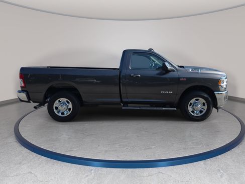 Used 2022 RAM 2500 Tradesman w/ Chrome Appearance Group RWD image 4