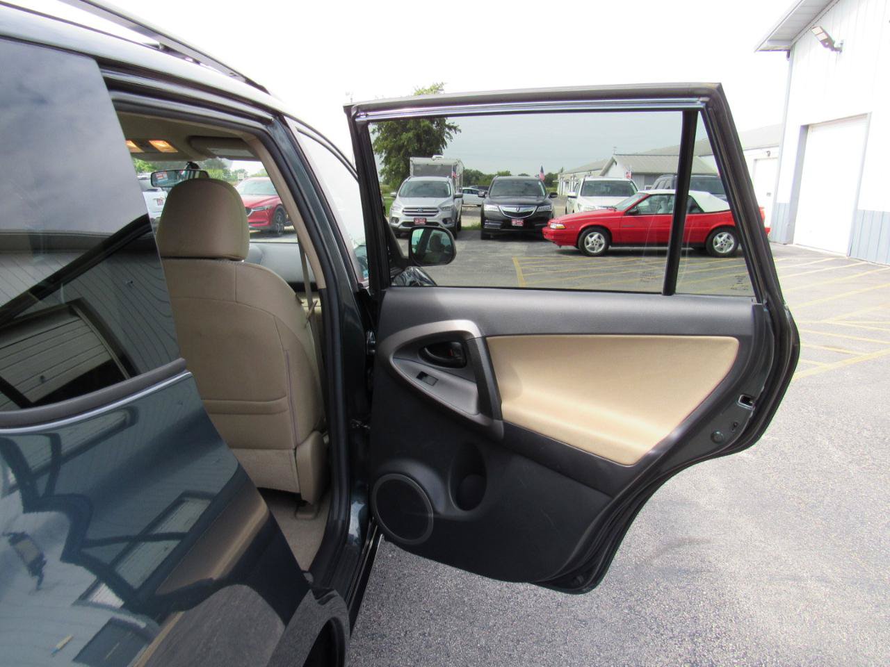 Used 2012 Toyota RAV4 4WD w/ Value Pkg image 28