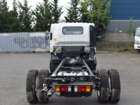 New 2025 Isuzu NPR image 6