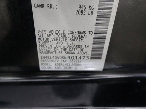 Used 2025 Nissan Altima 2.5 SV FWD image 40