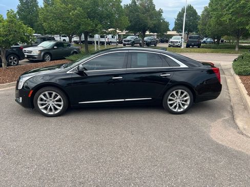 Used 2017 Cadillac XTS Luxury FWD image 2