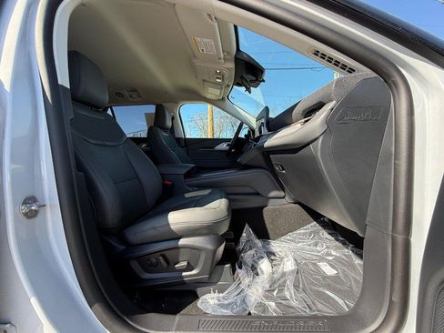New 2026 Ford Explorer Active AWD/4WD image 13