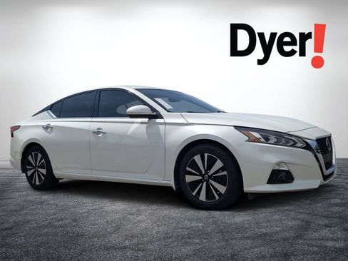 Used 2022 Nissan Altima 2.5 SL FWD image 1
