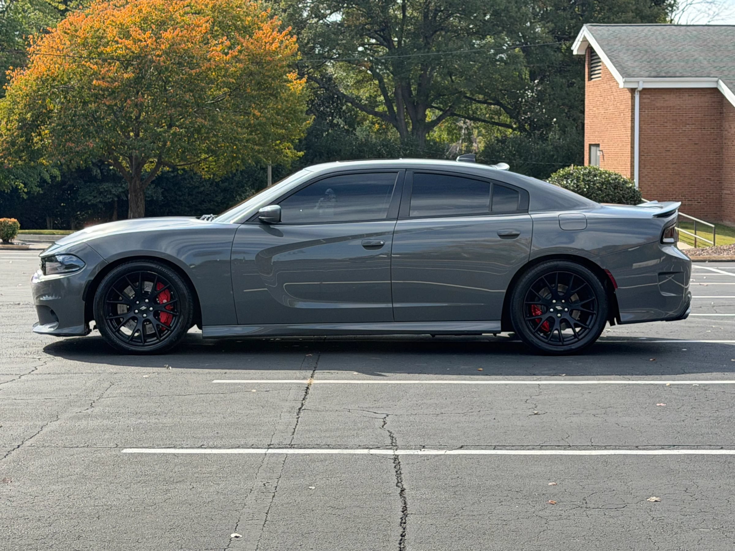 Used 2018 Dodge Charger R/T Scat Pack w/ Dynamics Package RWD image 3
