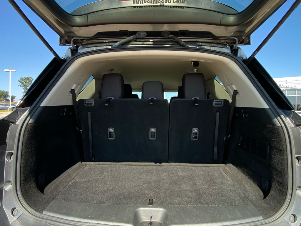 Used 2024 Nissan Pathfinder SV AWD/4WD image 14