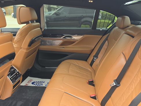 Used 2021 BMW 740i w/ M Sport Package image 22