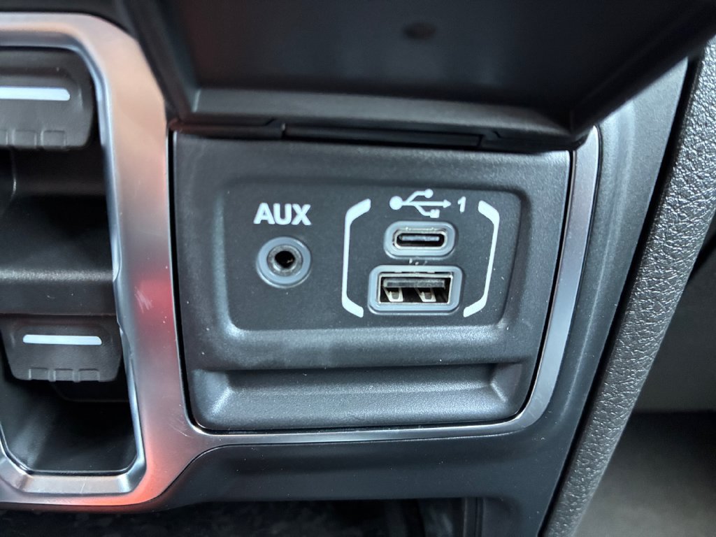 New 2026 Jeep Wrangler Unlimited Sahara AWD/4WD image 6