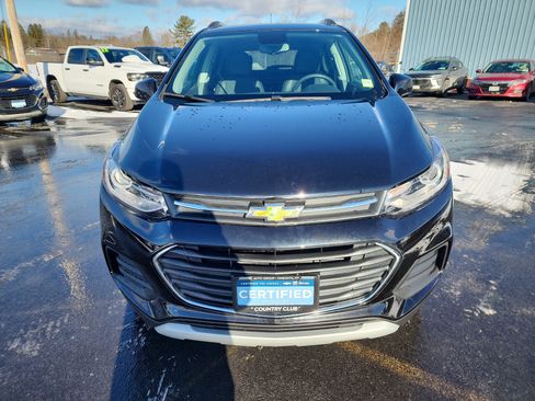 Used 2020 Chevrolet Trax LT w/ LT Convenience Package image 3