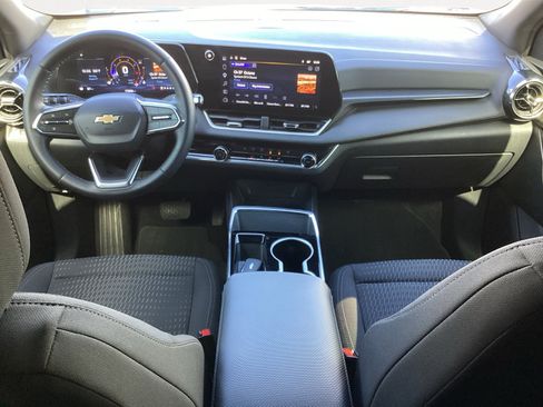 Used 2025 Chevrolet Equinox LT FWD image 4
