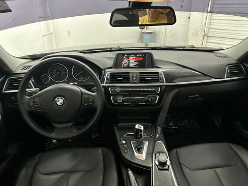 Used 2017 BMW 320i Sedan RWD image 26