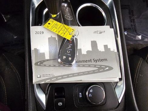 Used 2019 Chevrolet Traverse LT FWD image 23