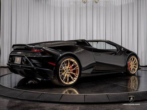 Used 2021 Lamborghini Huracan EVO RWD image 14