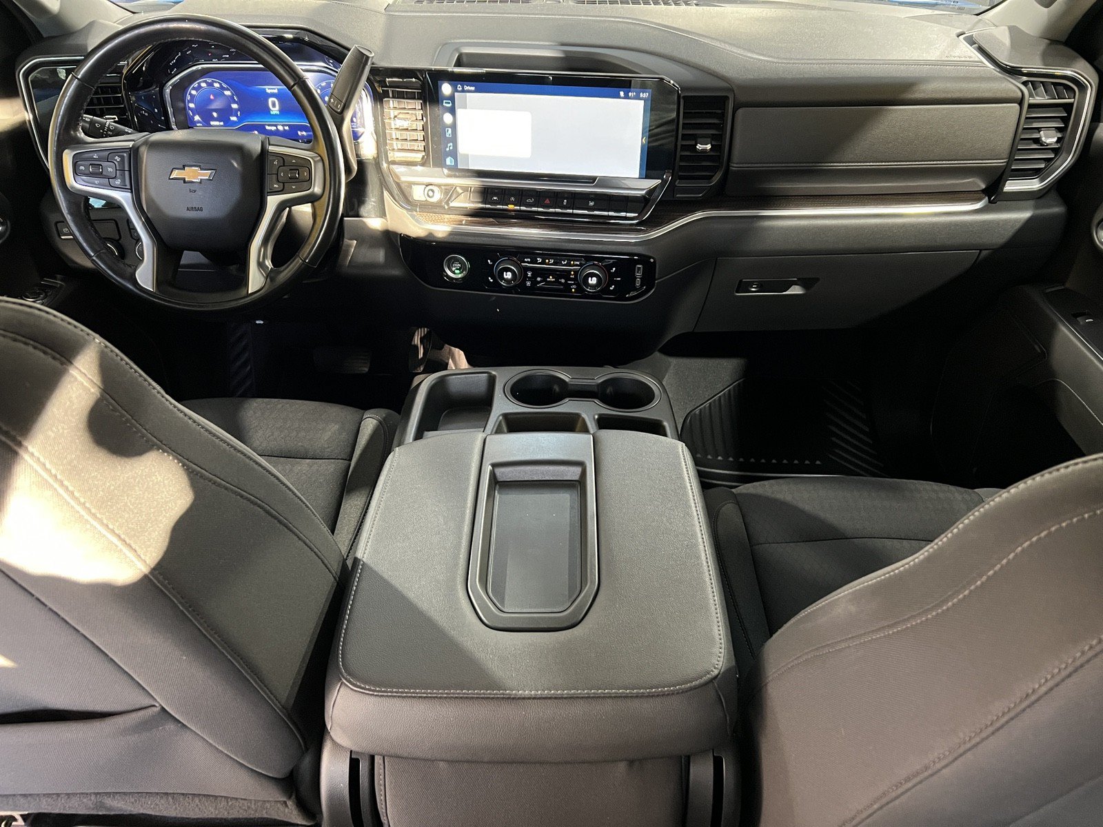 Used 2022 Chevrolet Silverado 1500 LT RWD image 13