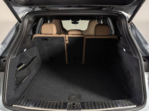 Certified 2023 Porsche Cayenne Platinum Edition image 17