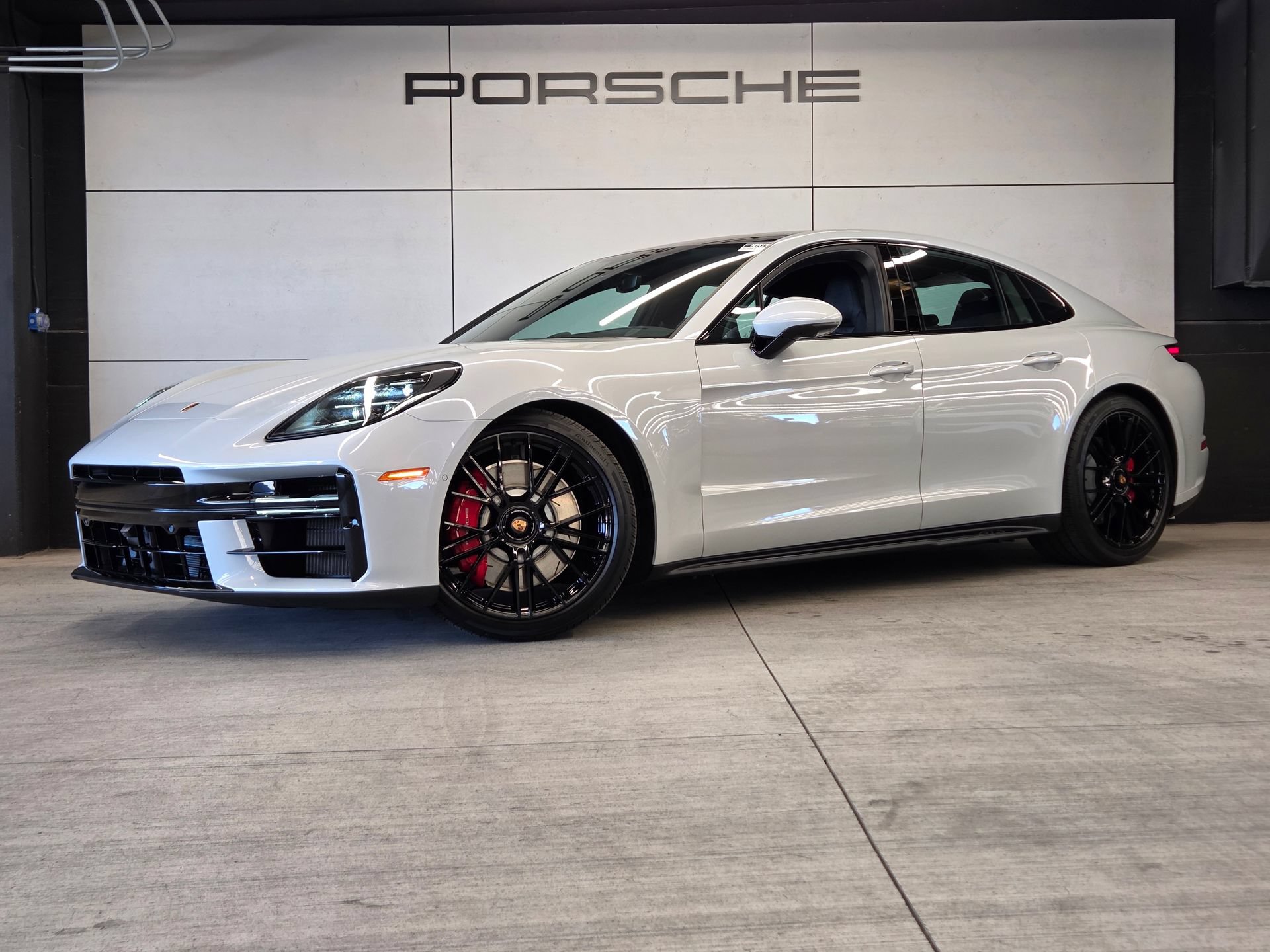 New 2026 Porsche Panamera GTS AWD/4WD image 1