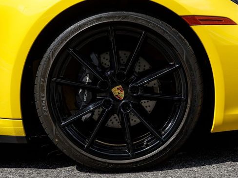 Used 2022 Porsche 911 Carrera RWD image 32