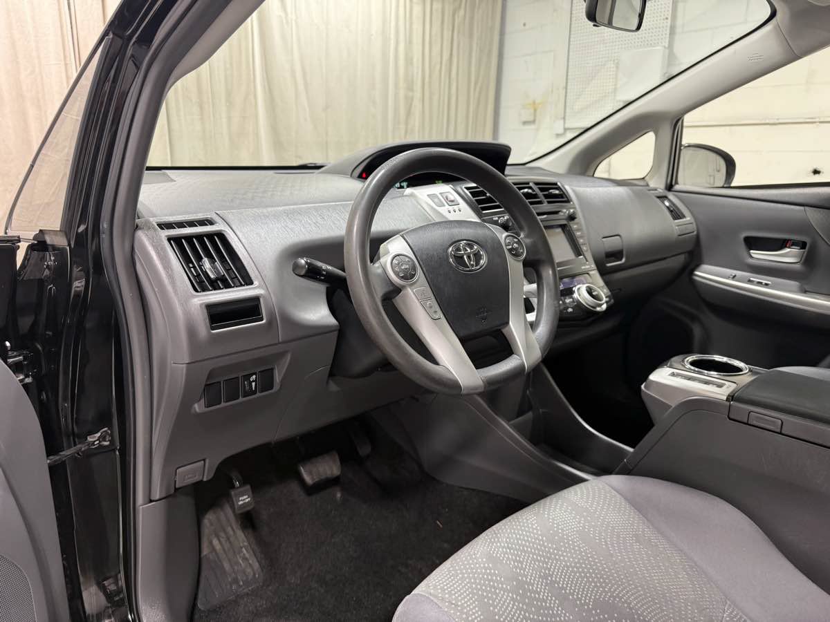 Used 2012 Toyota Prius V Three FWD image 10