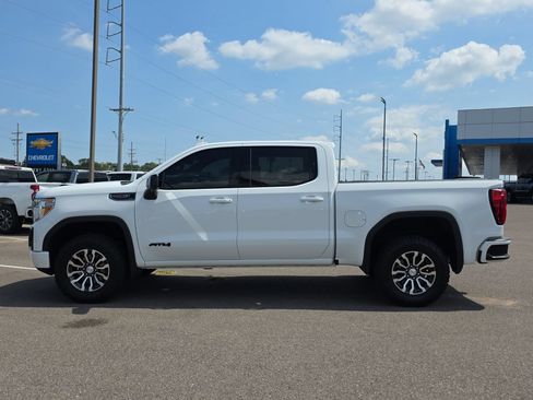Used 2022 GMC Sierra 1500 AT4 w/ AT4 Preferred Package AWD/4WD image 2
