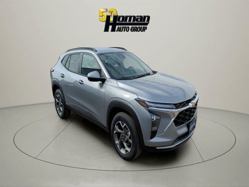 New 2026 Chevrolet Trax LT w/ Driver Confidence Package FWD image 7