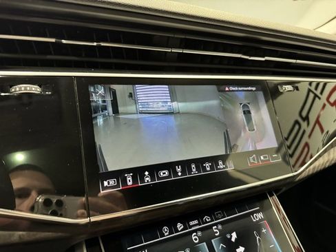 Used 2022 Audi Q8 Premium Plus image 23