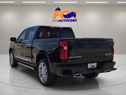 Used 2025 Chevrolet Silverado 1500 High Country AWD/4WD image 3