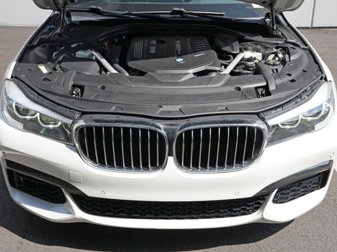 Used 2019 BMW 740i RWD image 7