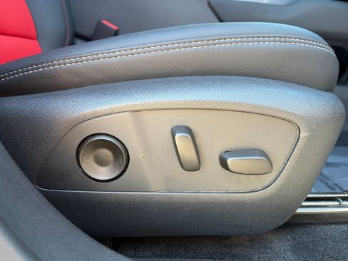 Used 2024 Chevrolet Equinox EV RS FWD image 28