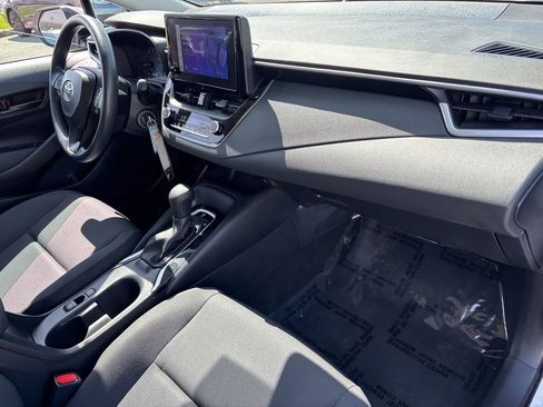 Used 2024 Toyota Corolla LE FWD image 33