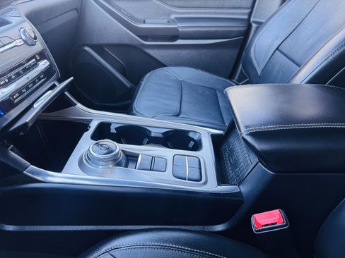 Used 2020 Ford Explorer Limited w/ Class III Trailer Tow Package image 21