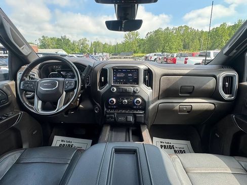 Used 2022 GMC Sierra 2500 Denali w/ Denali Ultimate Package AWD/4WD image 6
