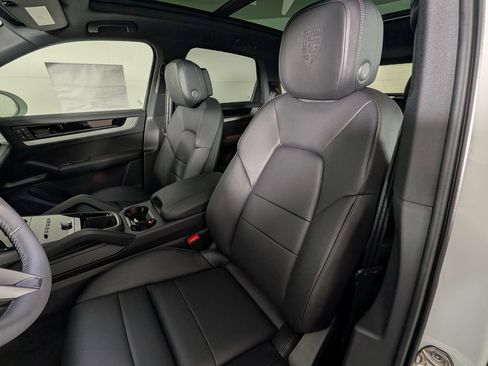 New 2026 Porsche Cayenne AWD/4WD image 5