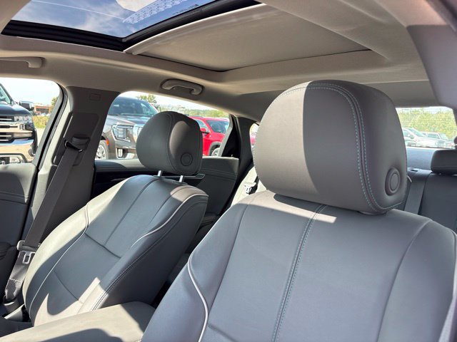 Used 2014 Chevrolet Impala LTZ FWD image 13