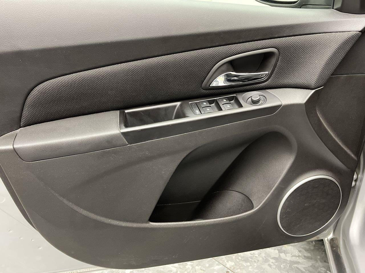 Used 2011 Chevrolet Cruze LT FWD image 6