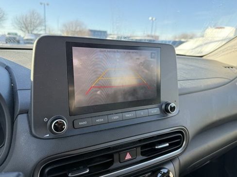 Used 2023 Hyundai Kona SE image 16