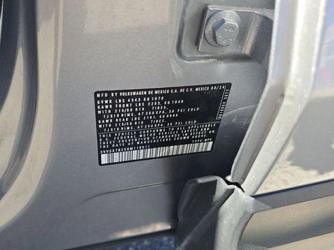 Used 2024 Volkswagen Taos SE image 35