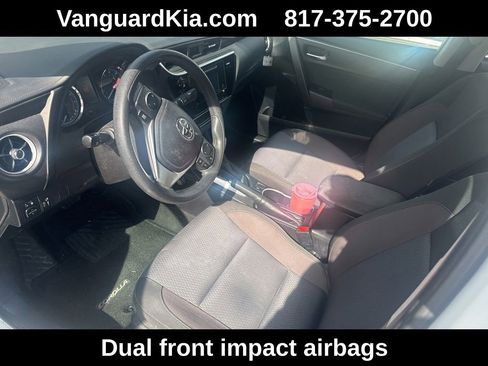 Used 2017 Toyota Corolla LE FWD image 5