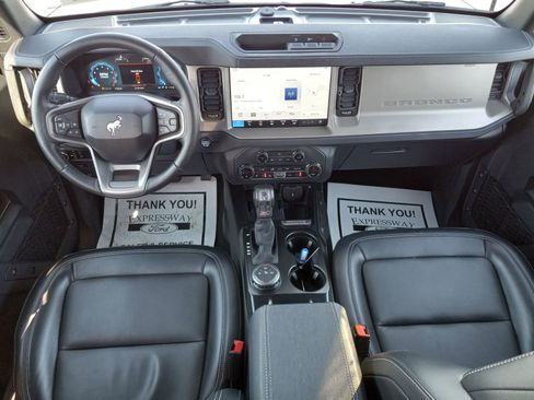 Used 2025 Ford Bronco Outer Banks image 15
