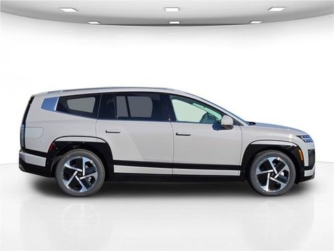 New 2026 Hyundai Ioniq 9 Limited image 11