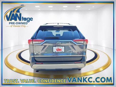 Used 2022 Toyota RAV4 Limited AWD/4WD image 7