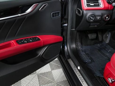 Used 2023 Maserati Ghibli Modena Q4 image 9