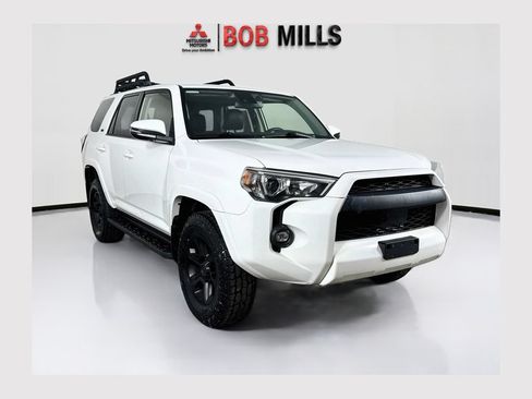 Used 2021 Toyota 4Runner SR5 Premium w/ Moonroof Package AWD/4WD image 1