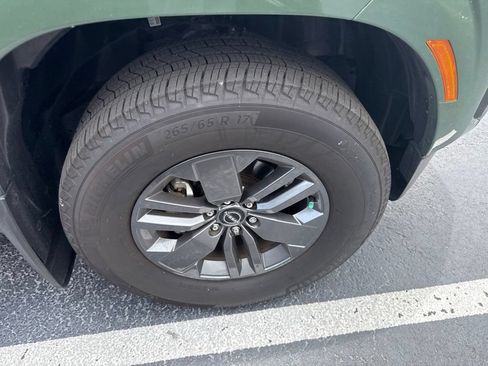 Certified 2025 Nissan Frontier SV RWD image 12