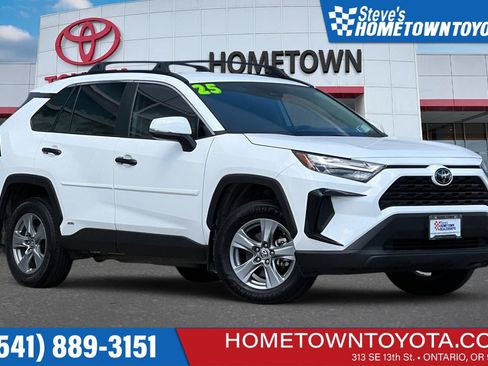 Used 2025 Toyota RAV4 XLE AWD/4WD image 1