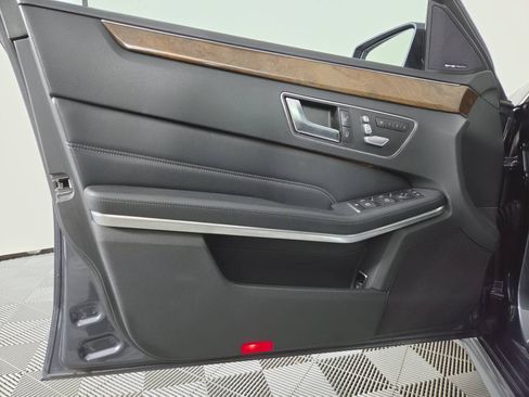 Used 2016 Mercedes-Benz E 350 4MATIC Sedan image 13