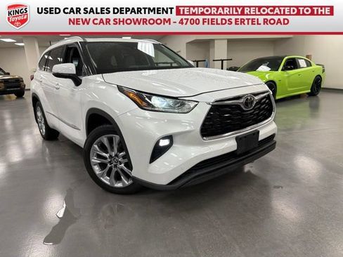 Used 2023 Toyota Highlander Limited AWD/4WD image 1