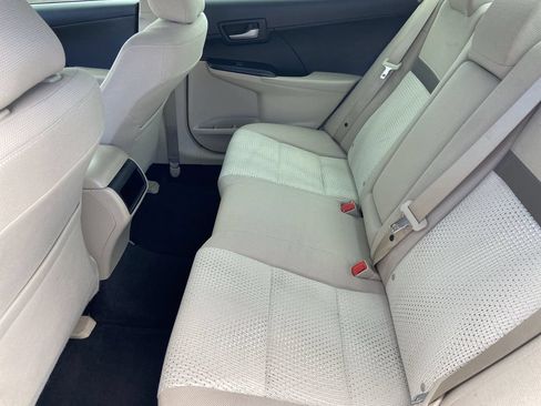 Used 2014 Toyota Camry LE FWD image 19