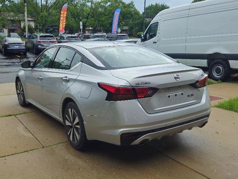 Used 2020 Nissan Altima 2.5 SL FWD image 5